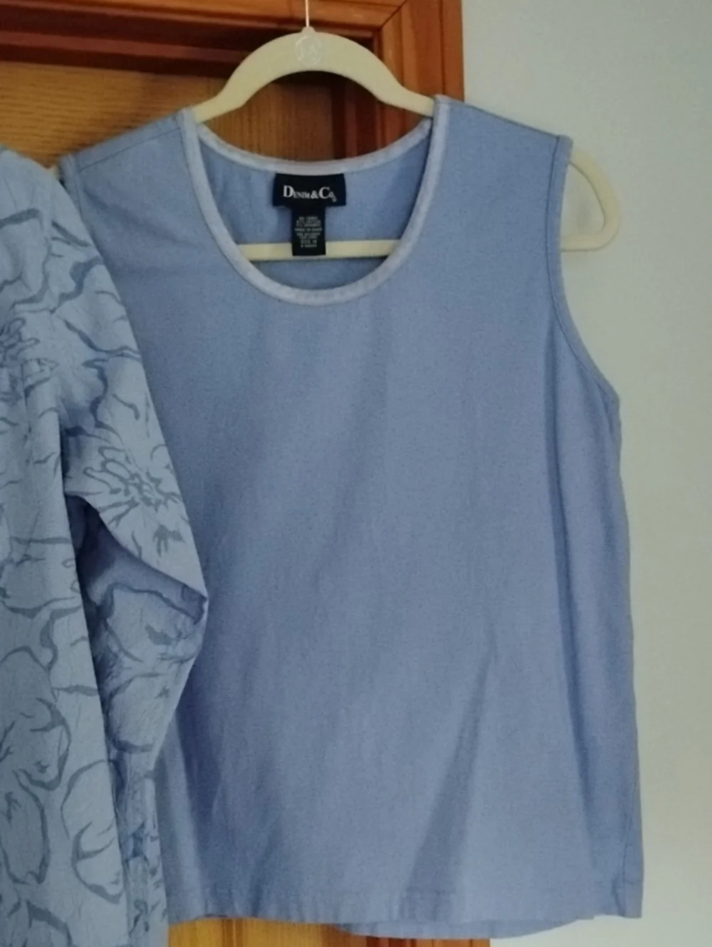 Denim&Co Light Blue Floral Button-Down Blouse with Coordinating Tank Top Medium